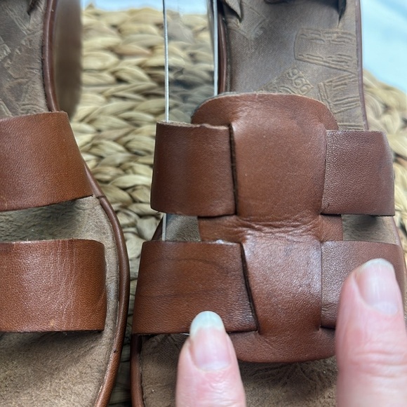 Korks Genuine Cognac  Leather Straps Uppers Comfort Wedge Sandal Size 9 - Picture 2 of 9